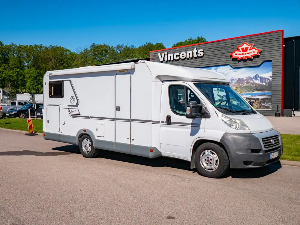Knaus-Sport Ti R16 *Truma *Långbäddar *Solcell-(2011) — Halvintegrerad