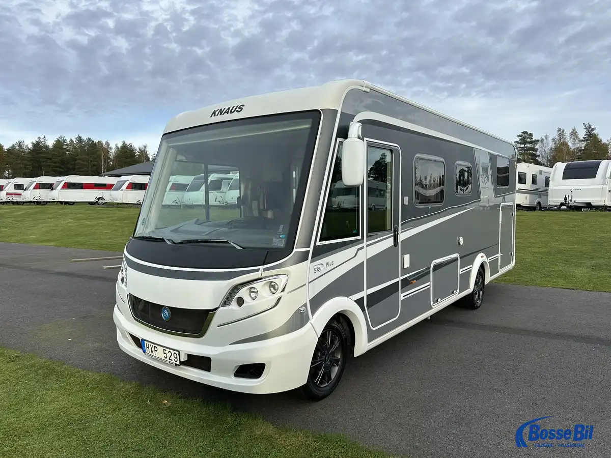Knaus Sky Plus — Halvintegrerad