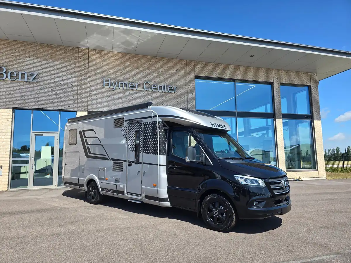 HYMER MasterLine T 780 BlackLine — Halvintegrerad