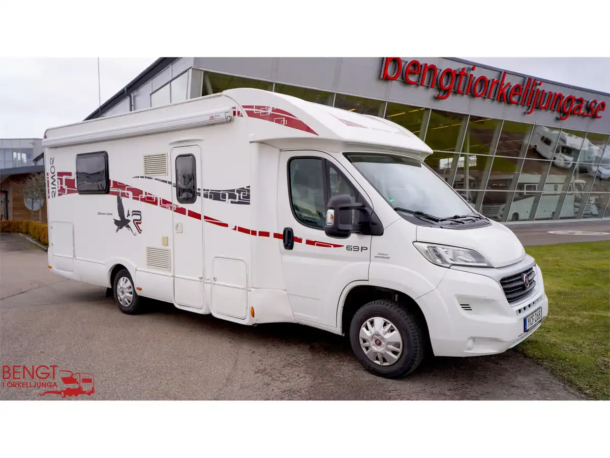 Rimor Silver Line 69 P — Halvintegrerad