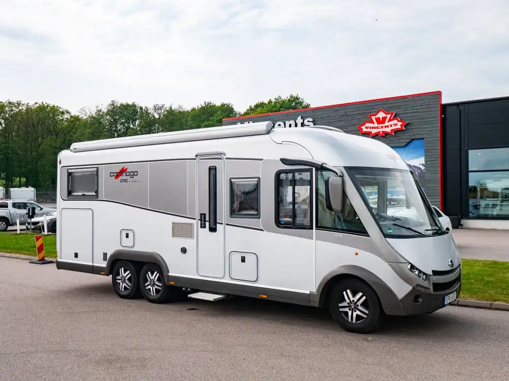 Carthago-CHIC E-LINE I 51 *Alde *Hydrauliska stödben *Solce-(2014) — Helintegrerad