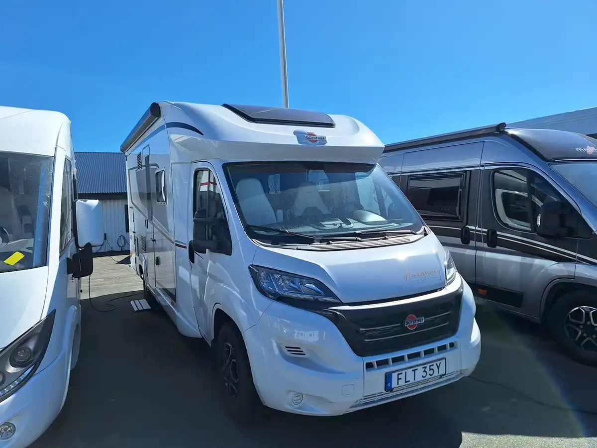 Bürstner Lyseo TD it 684 G — Halvintegrerad