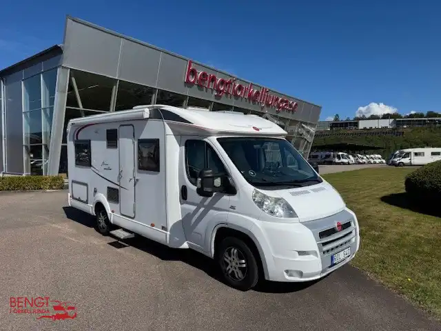 Bürstner T 660 Nexxo — Halvintegrerad
