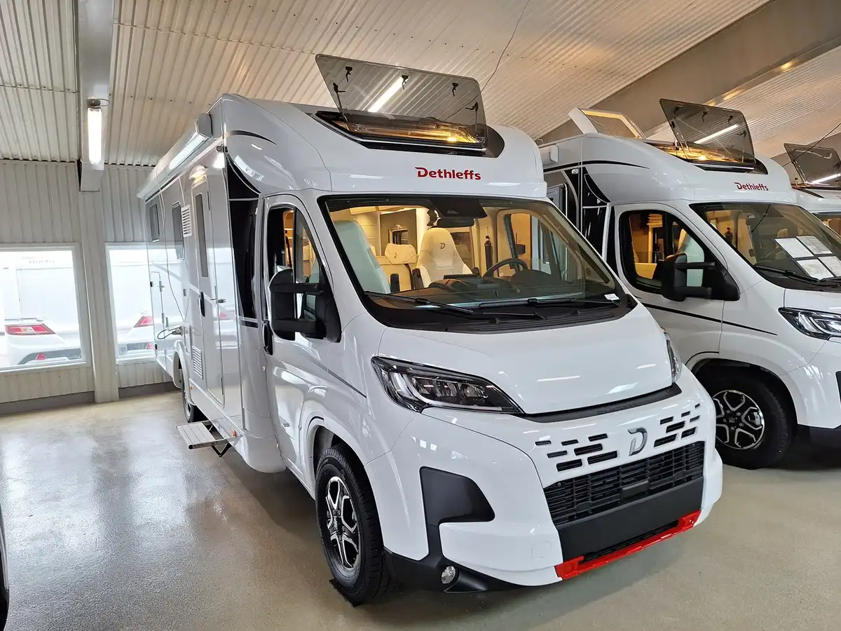 Dethleffs Just Camp Active T 7052 EB — Halvintegrerad
