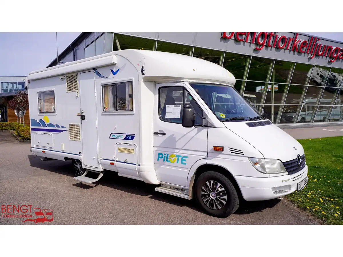 Pilote Pacific 72 — Halvintegrerad