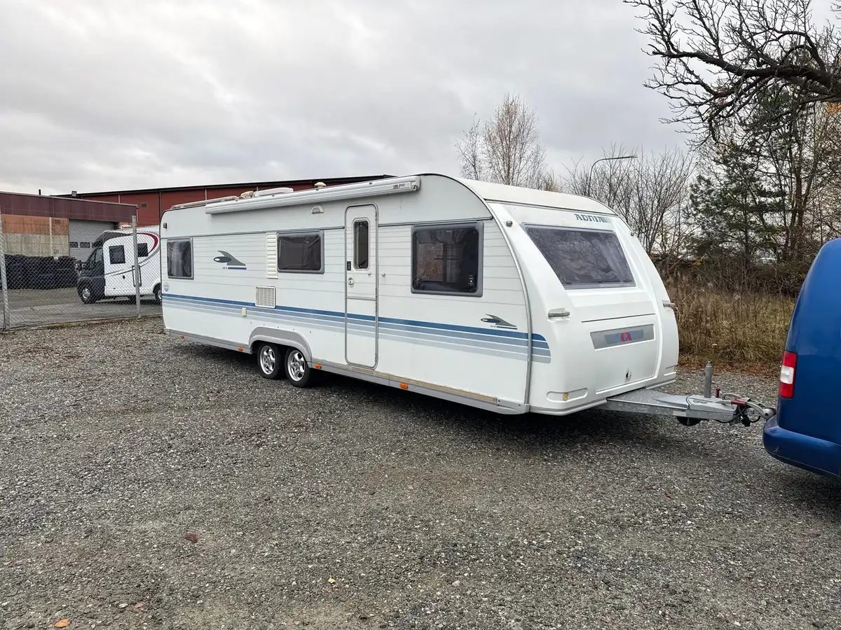 Adria 743 UP Classica — Husvagn