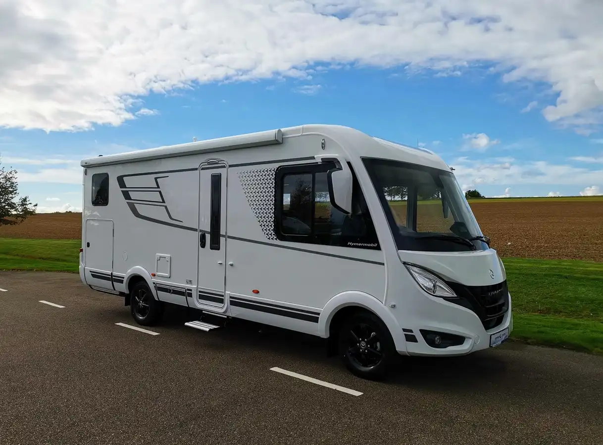 HYMER B-MC I 680 Facelift — Helintegrerad