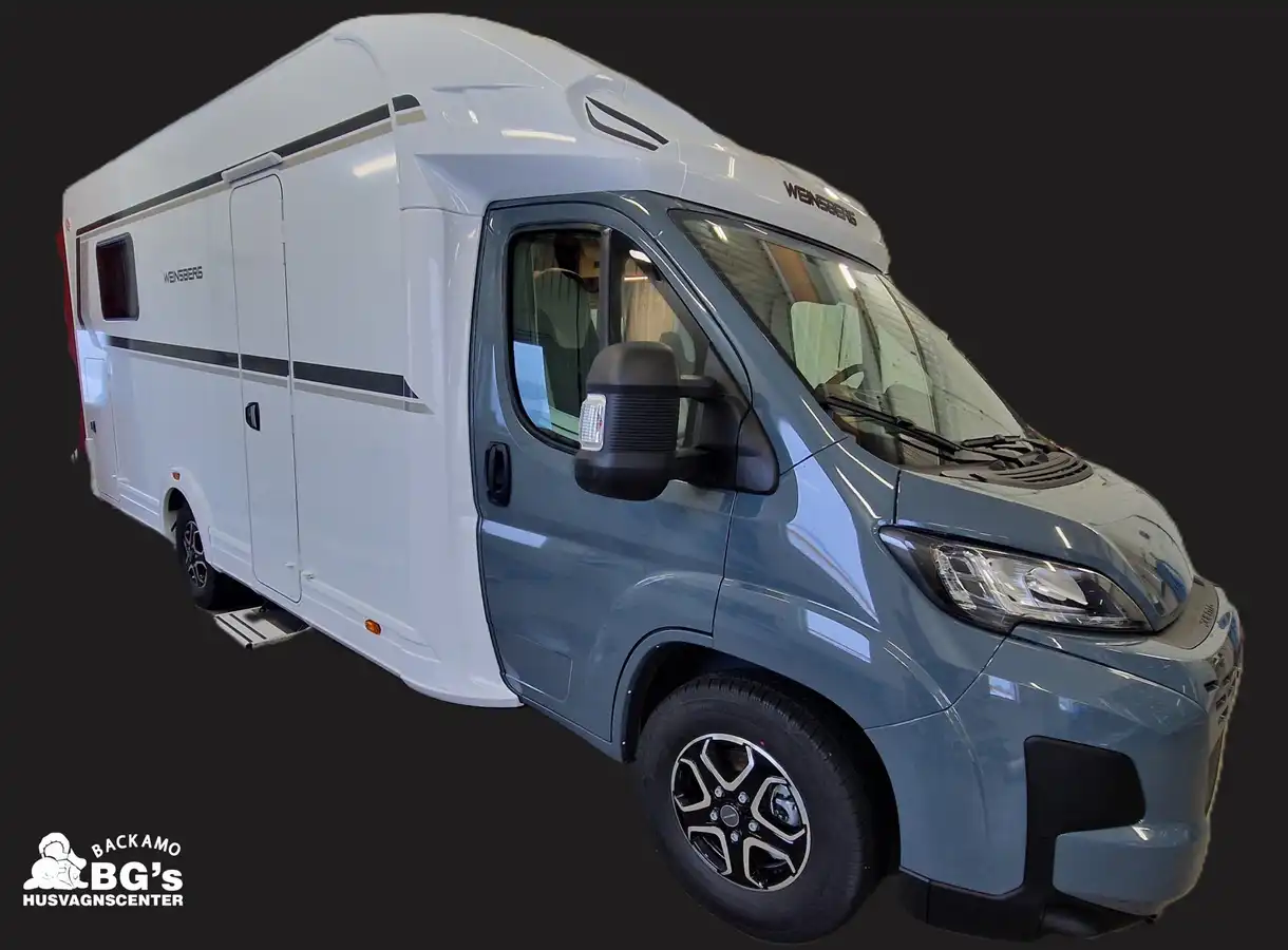 Weinsberg CaraSuite 700 DX — Halvintegrerad