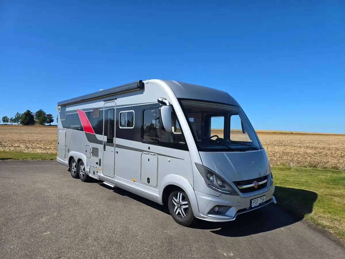 Bürstner Elegance I 840 — Helintegrerad
