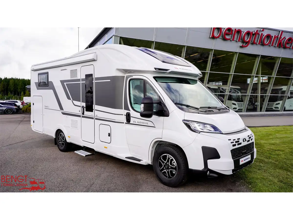 Adria Coral Plus 670 SL — Halvintegrerad