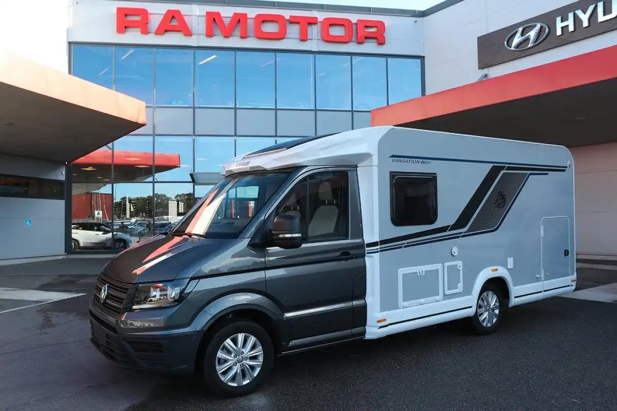 Knaus Van Ti 640 — Helintegrerad