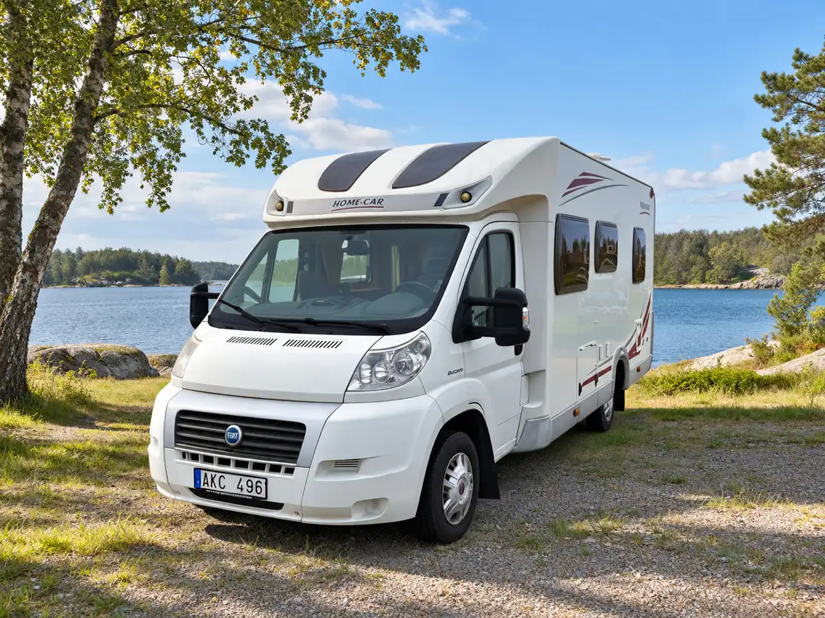 Home-Car P601 — Halvintegrerad