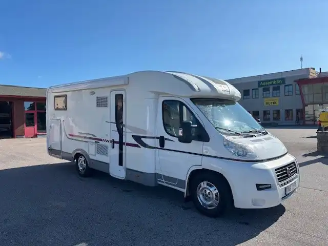 Adria CORAL S 670SL — Halvintegrerad