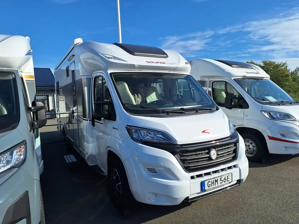 LMC Bürstner Emotion T 732 — Halvintegrerad