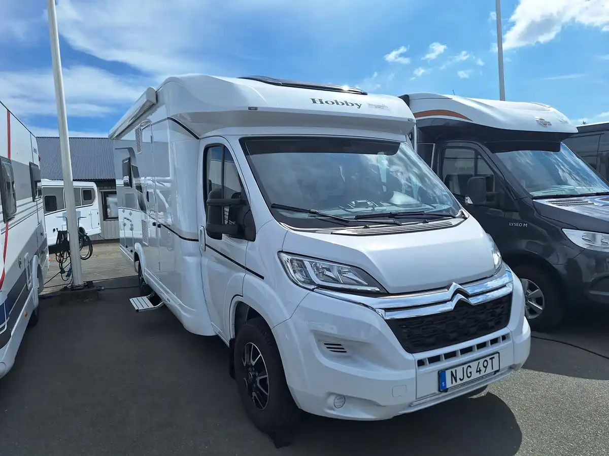 Hobby Optima On Tour T 70 E — Halvintegrerad