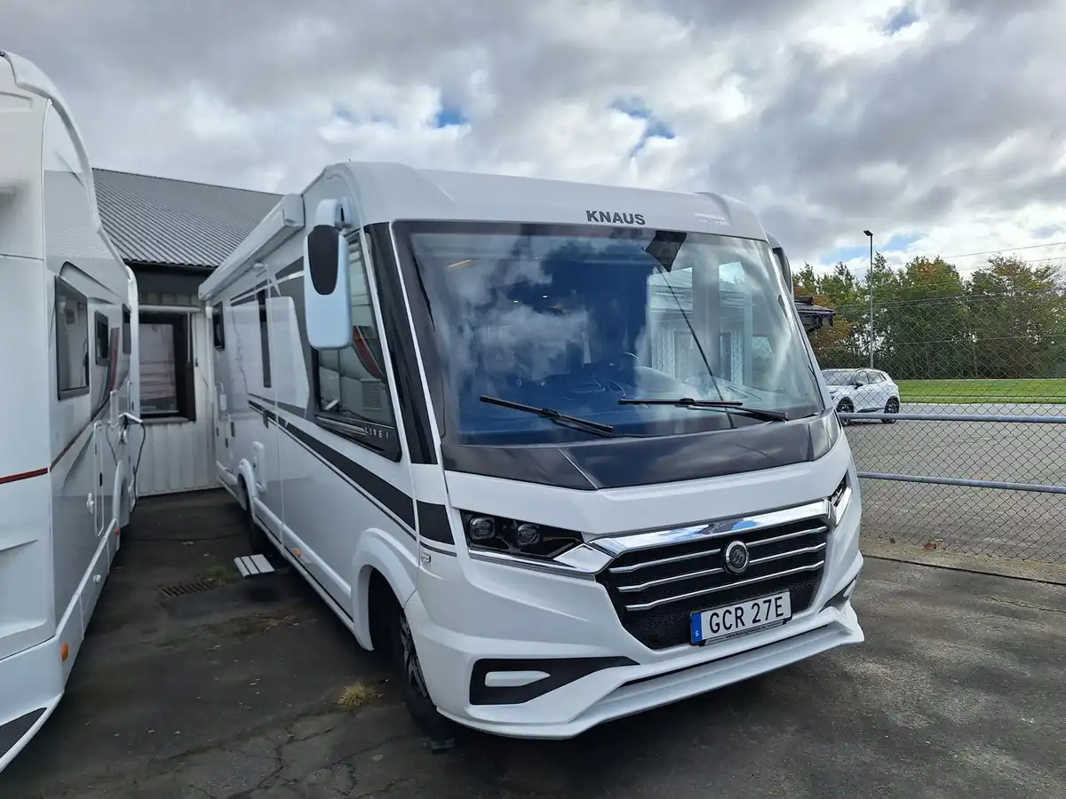 Knaus Live I 700 MEG — Helintegrerad