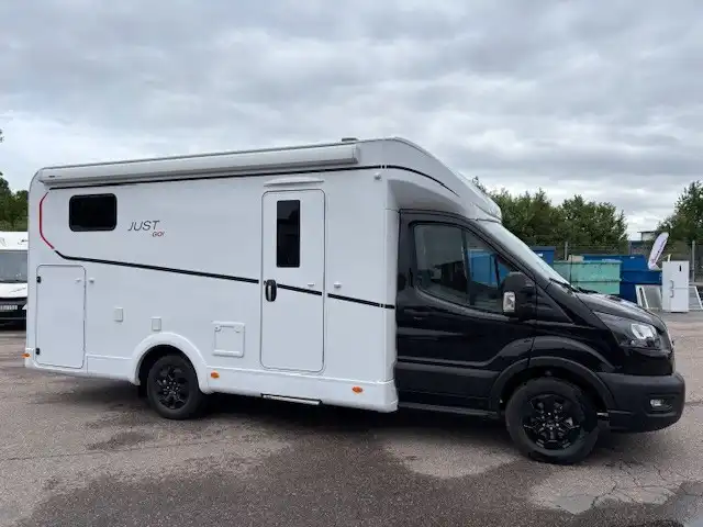 Dethleffs T 6815 Just Go Active — Halvintegrerad med taksäng