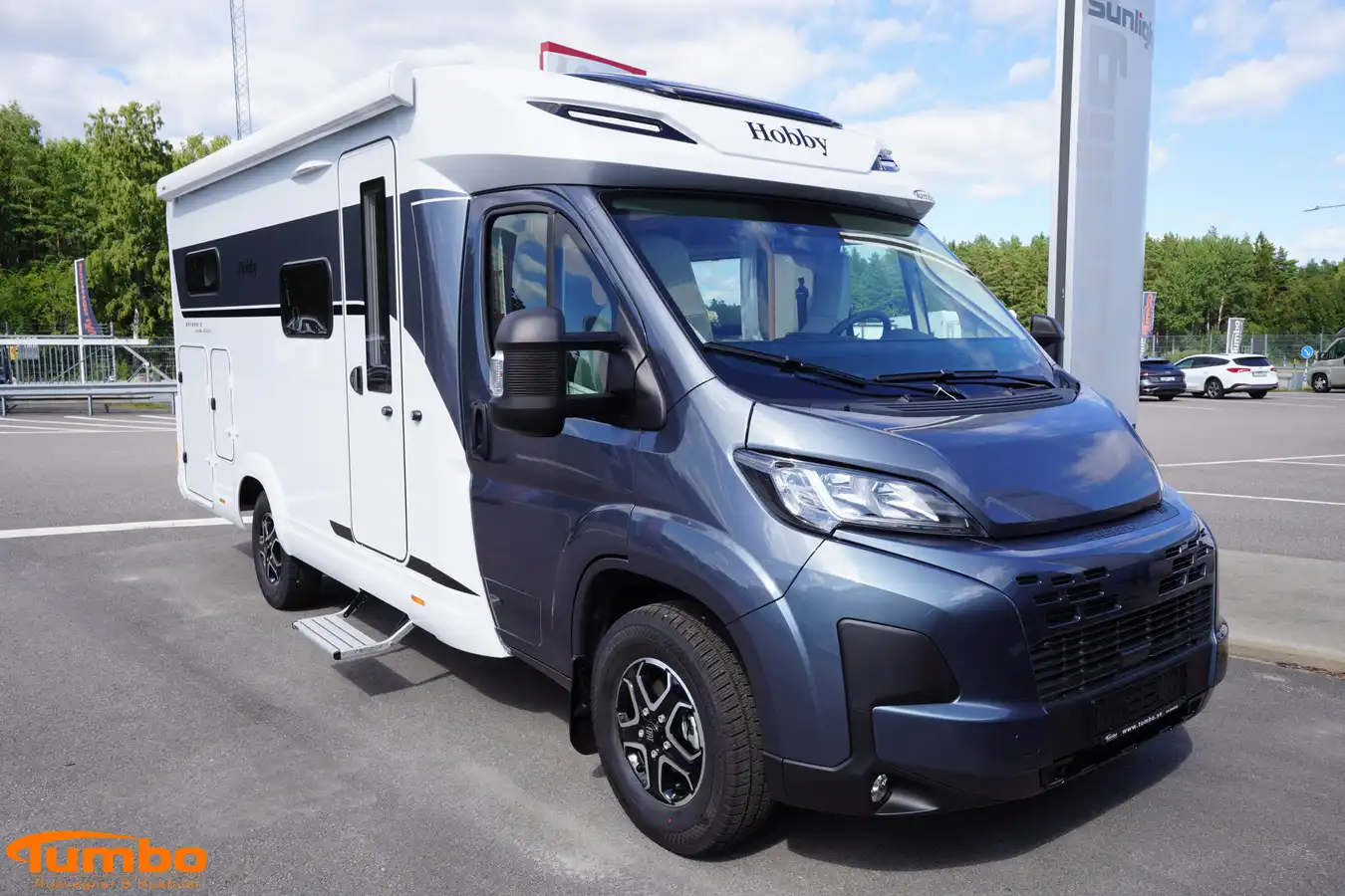 Hobby - Compact F 680 GE - Sweden Edition — Halvintegrerad