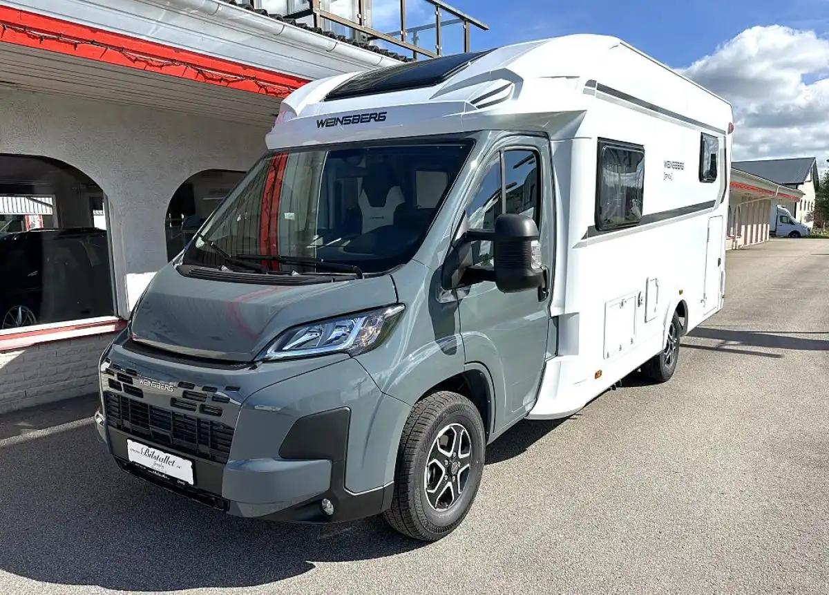 Weinsberg CaraSuite 650 MEG 140 Aut 8-steg — Halvintegrerad