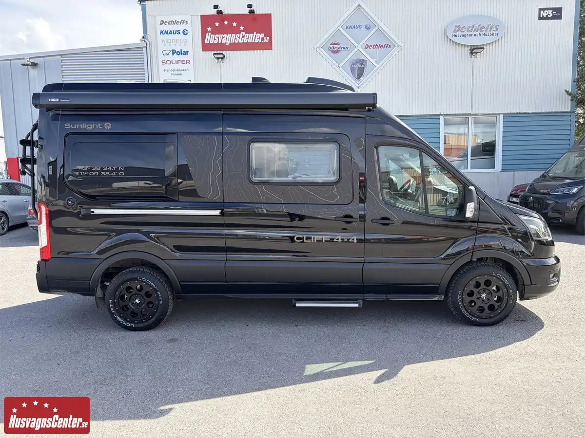 Sunlight Cliff 590 4x4 Green Trek — Plåtis