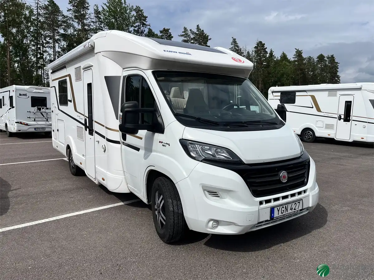 Eura Mobil PT 730 EB — Halvintegrerad