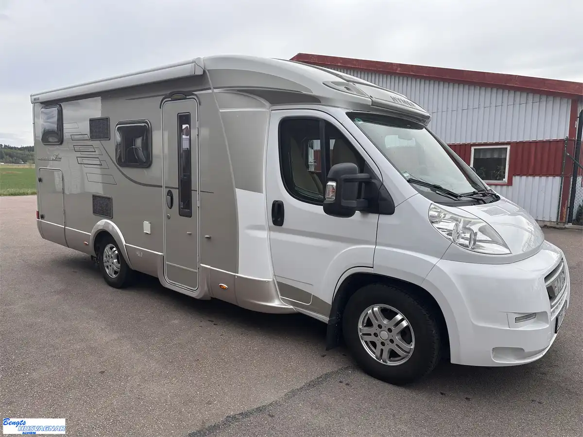 Hymer T 674 CL EXCLUSIVE LINE — Halvintegrerad