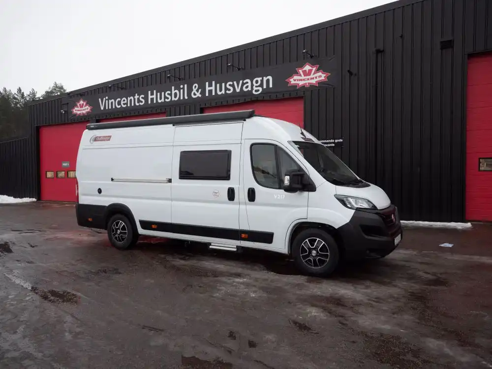 Challenger-V 217 *Långbäddar *Solcell *3500kg-(2023) — Plåtis