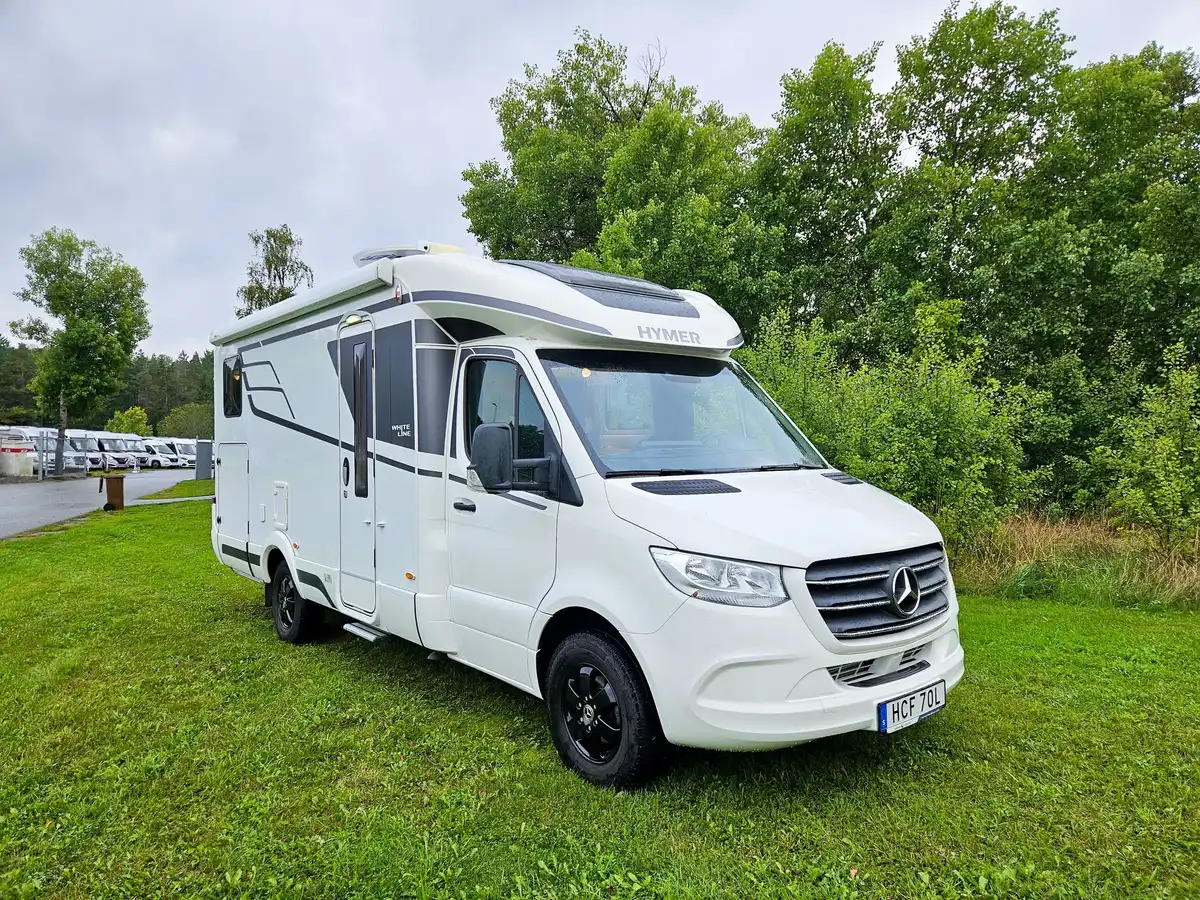 HYMER B-MC T 600 WhiteLine — Halvintegrerad