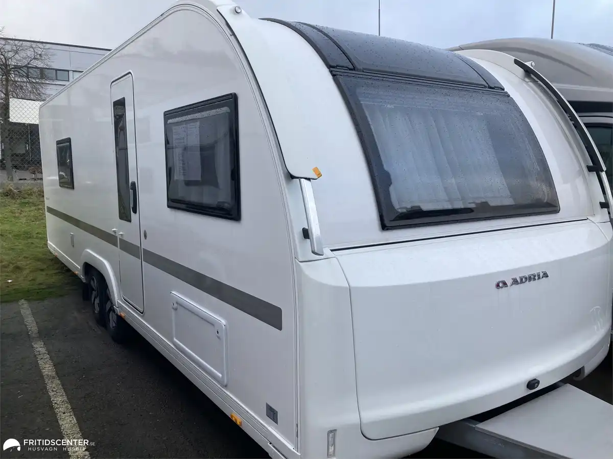 Adria ADORA 663 UT — Dubbel långbädd
