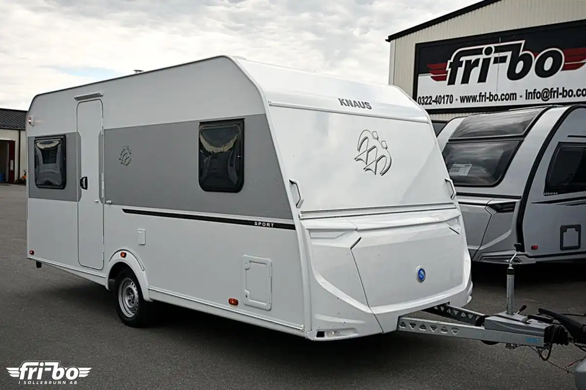Knaus 450 FU Sport — Dubbelsäng