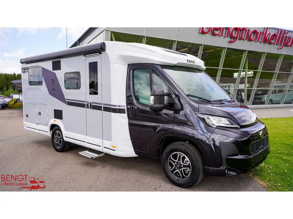 Knaus Live TI 650 MEG Black Selection — Halvintegrerad