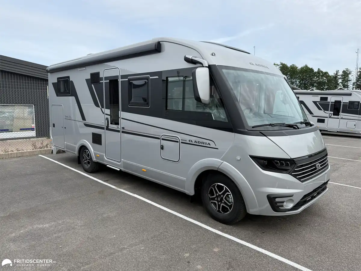 Adria SONIC SUPREME 700 DL — Helintegrerad