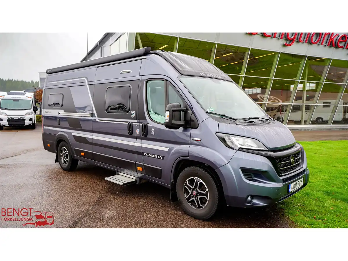 Adria TWIN 640 SLB Supreme — Plåtis