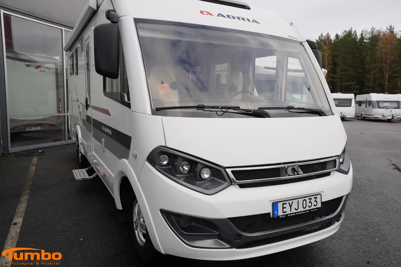 Adria - SONIC I 700 Hydrauliska stödben — Helintegrerad