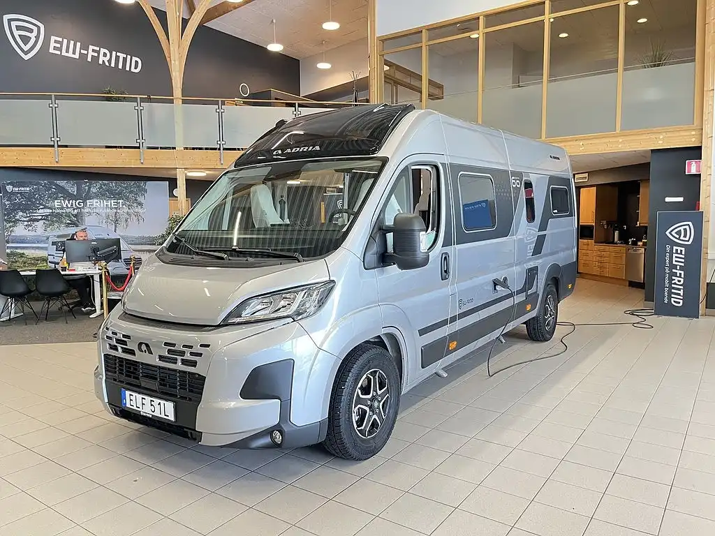 Adria TWIN 640 SLB 60 YEAR — Plåtis