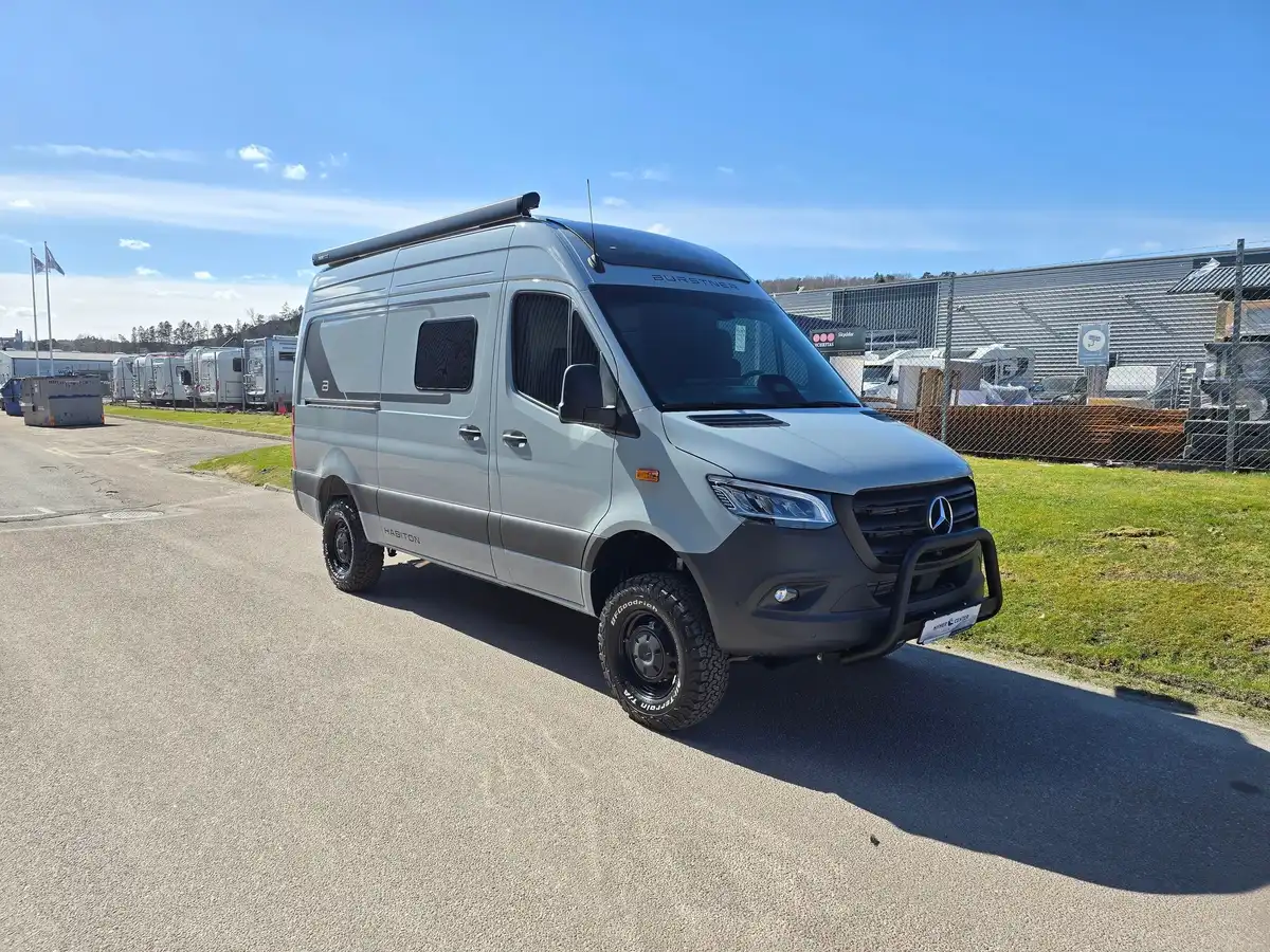 Bürstner Habiton HMX 6.0 — Halvintegrerad