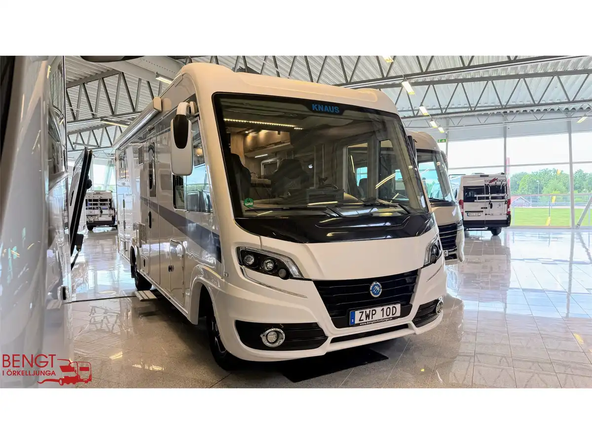 Knaus Sky I 700 MEG — Helintegrerad