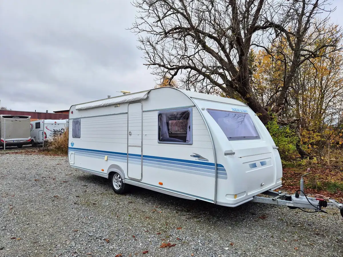 Adria Adora 562 UP — Husvagn