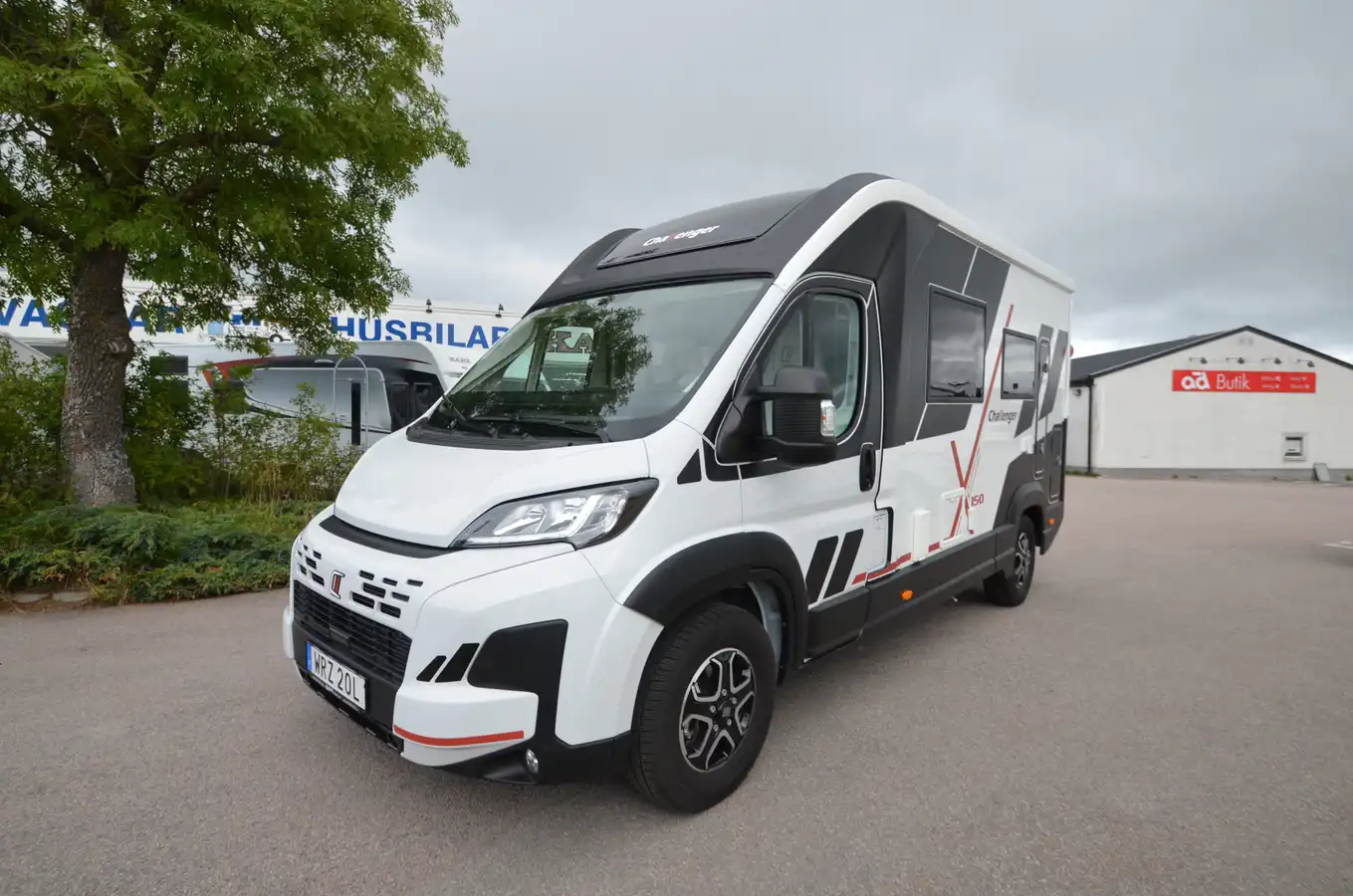 Challenger X150 — Halvintegrerad