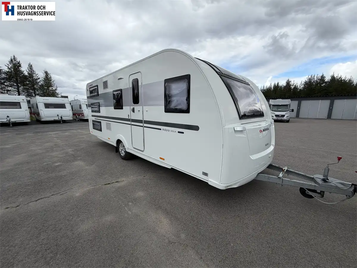 Adria ADORA 593 UK Barnkammarvagn -18 — Våningssäng