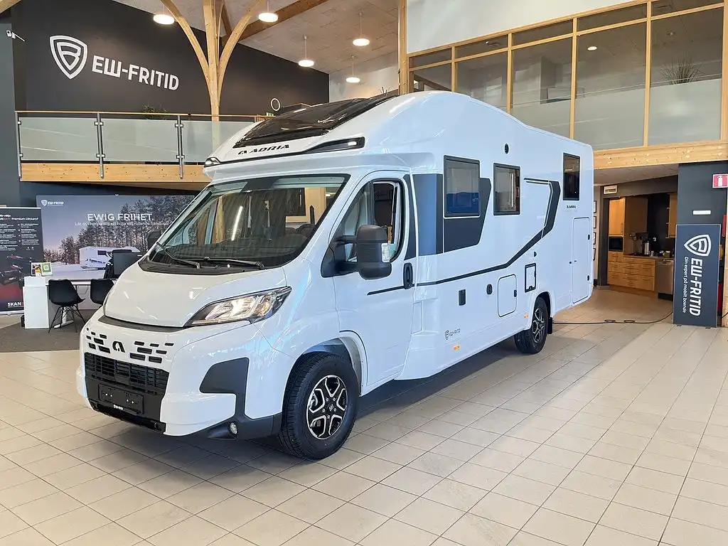 Adria CORAL SELECT 670 DL — Halvintegrerad
