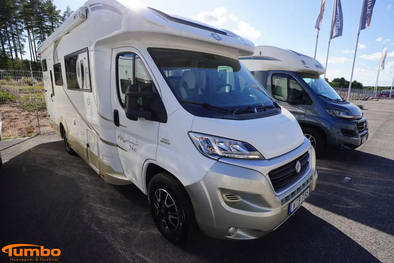 CI - MAGIS 74 XT Dieselpanna ACx2 Solcell — Halvintegrerad