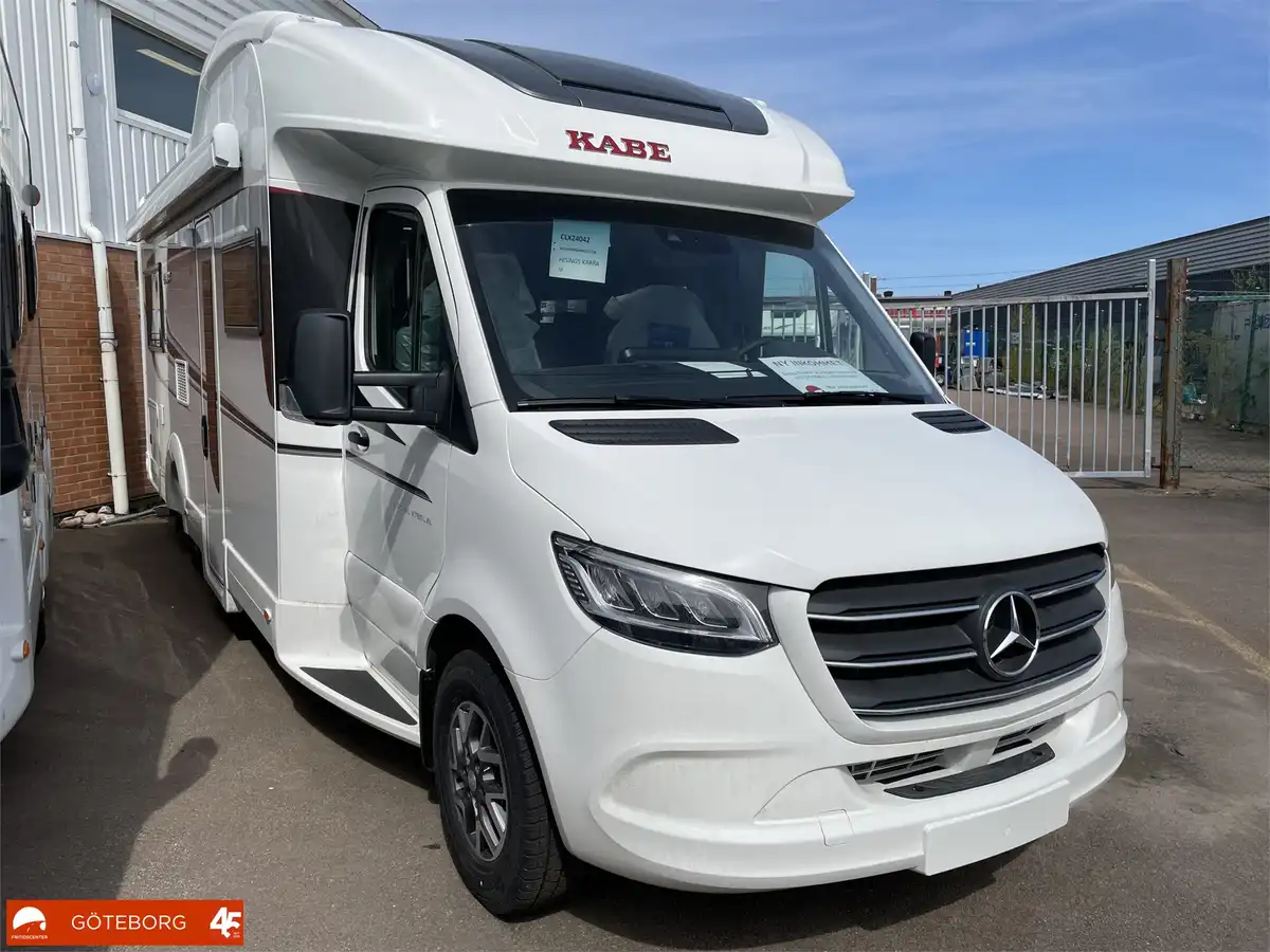 KABE Travel Master Royal X 780 LXL — Halvintegrerad med taksäng