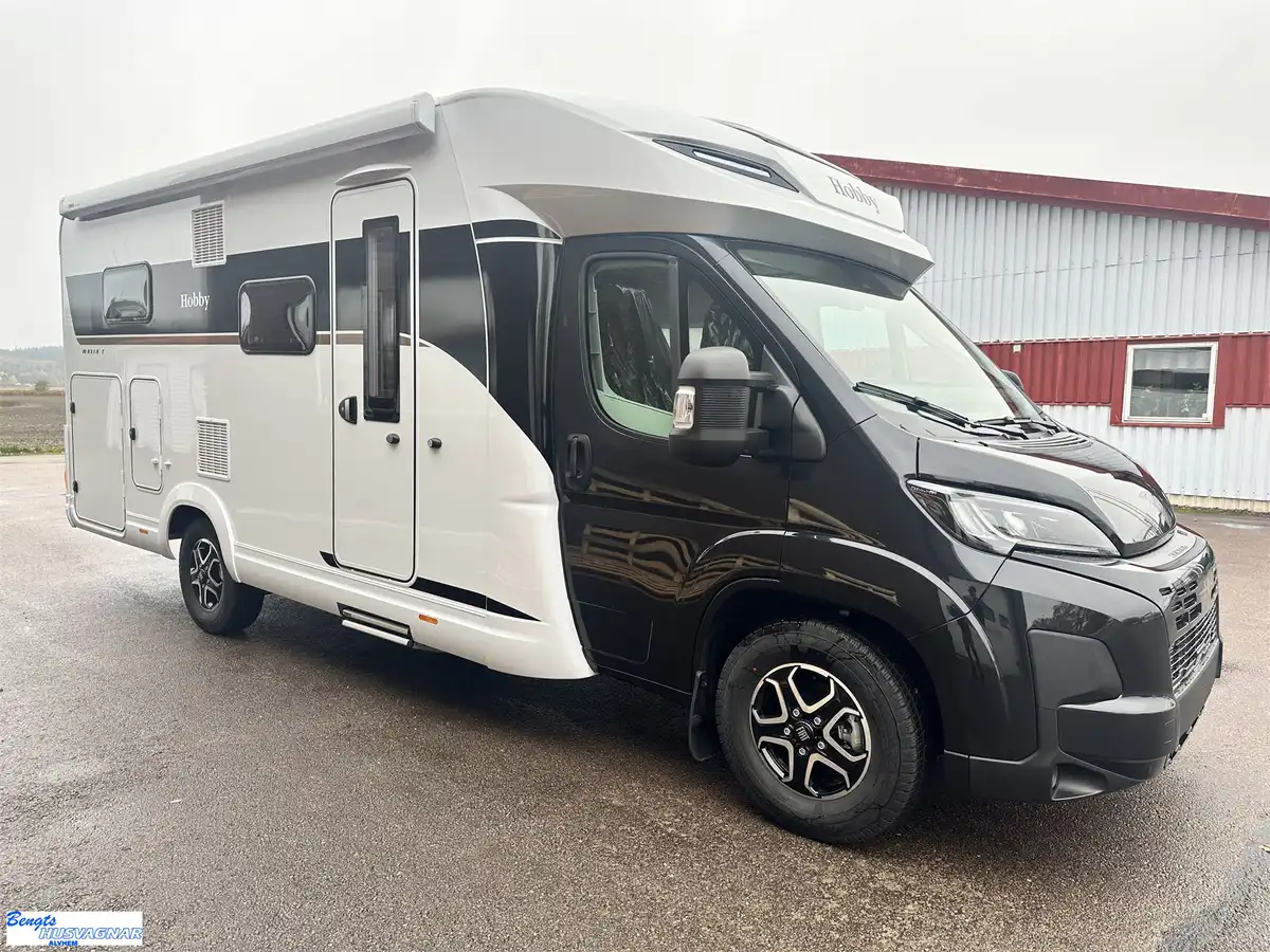 Hobby MAXIA T 710 GE — Halvintegrerad