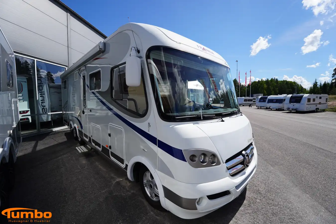 Frankia - 840 LUXURY Automat 177hk Solcell Ugn — Helintegrerad