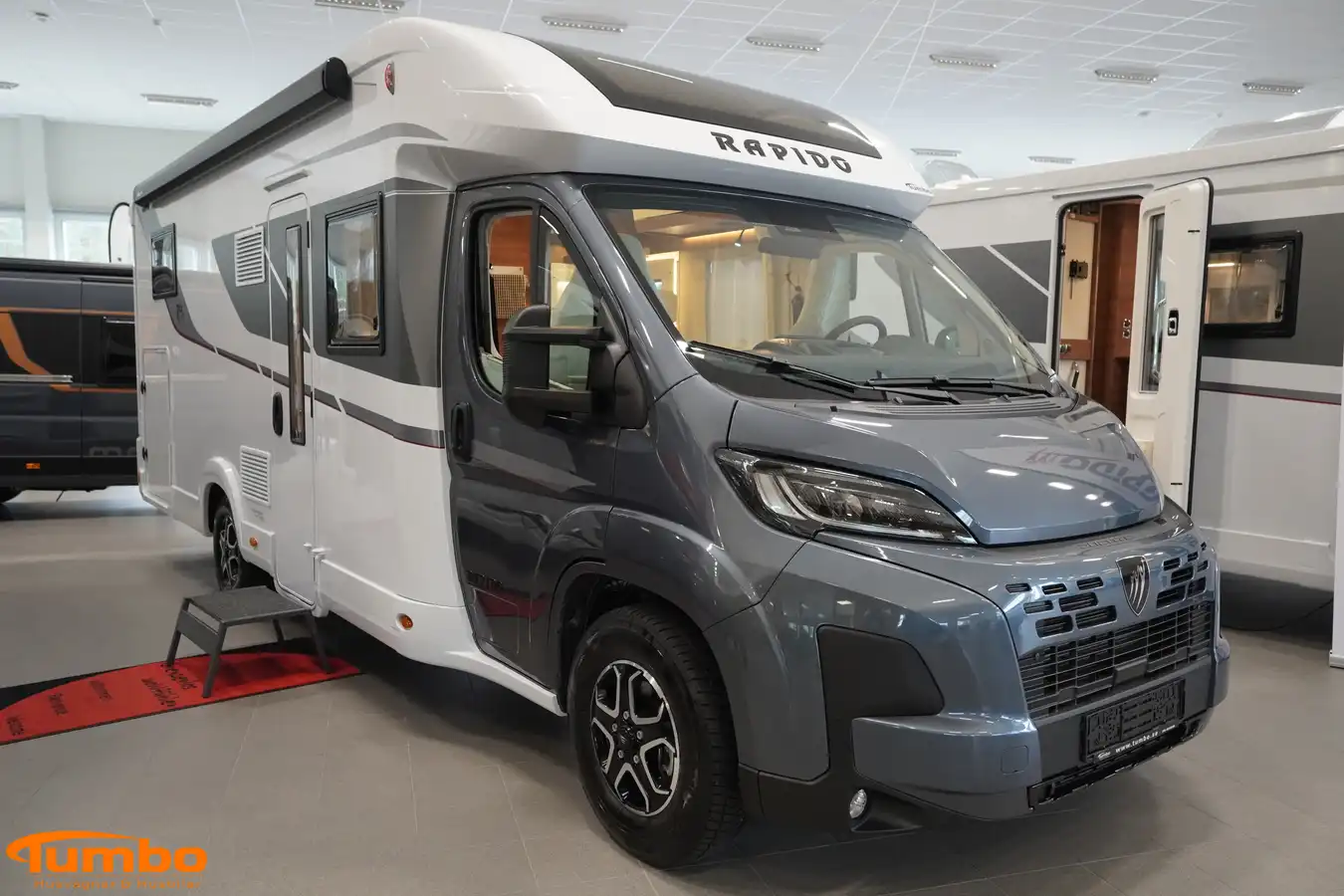 Rapido - 666 F 65ans 180hk Automat 4400kg — Halvintegrerad