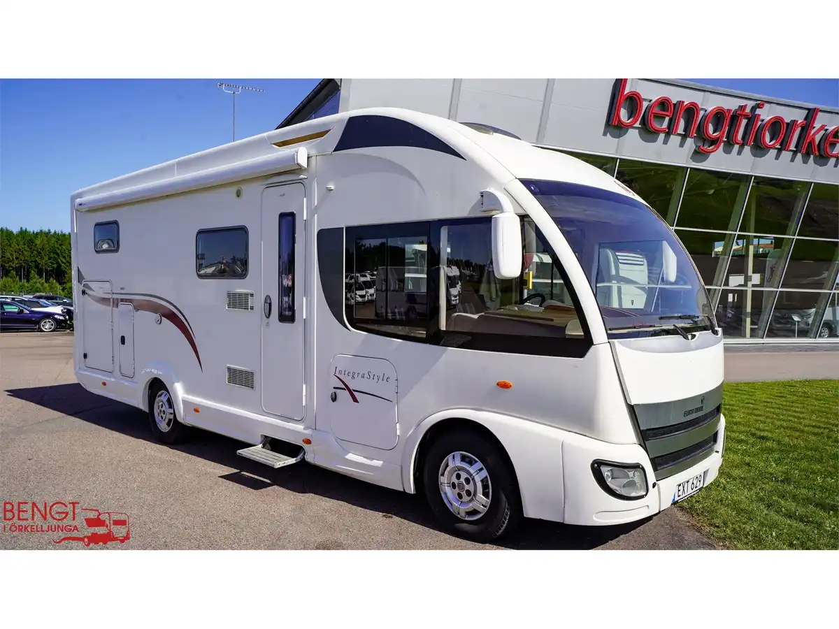 Eura Mobil Integra Style 700 EB — Helintegrerad