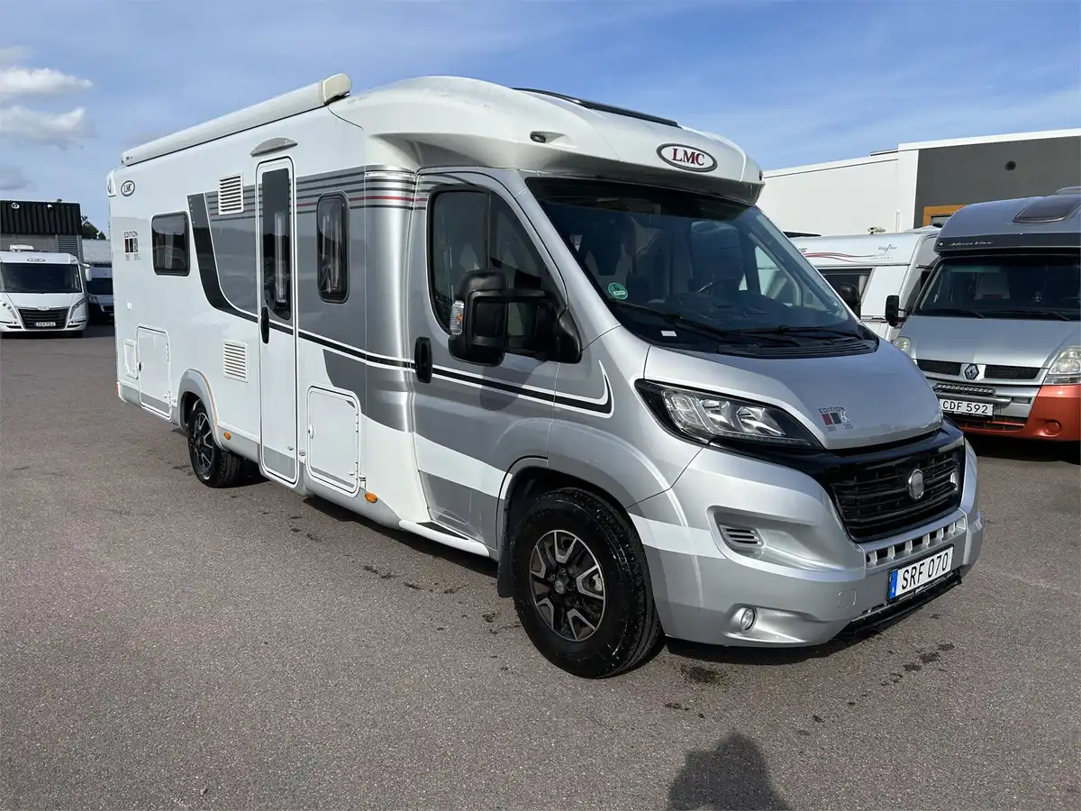 LMC T712 Låga Långbäädar — Halvintegrerad