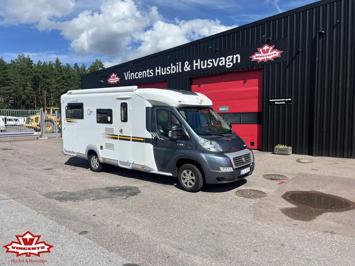 TEC-V 640 *Långbäddar *Truma *Markis-(2012) — Halvintegrerad
