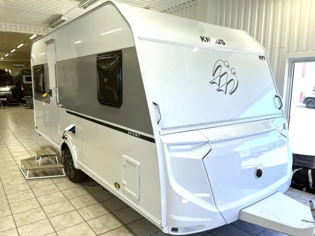 Knaus Sport 450 FU — Dubbelsäng